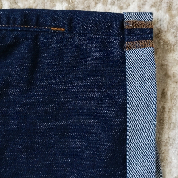 Old Navy Semi-Fitted Stretch Extensible Cuff Jean Shorts 2R Blue - Picture 5 of 16